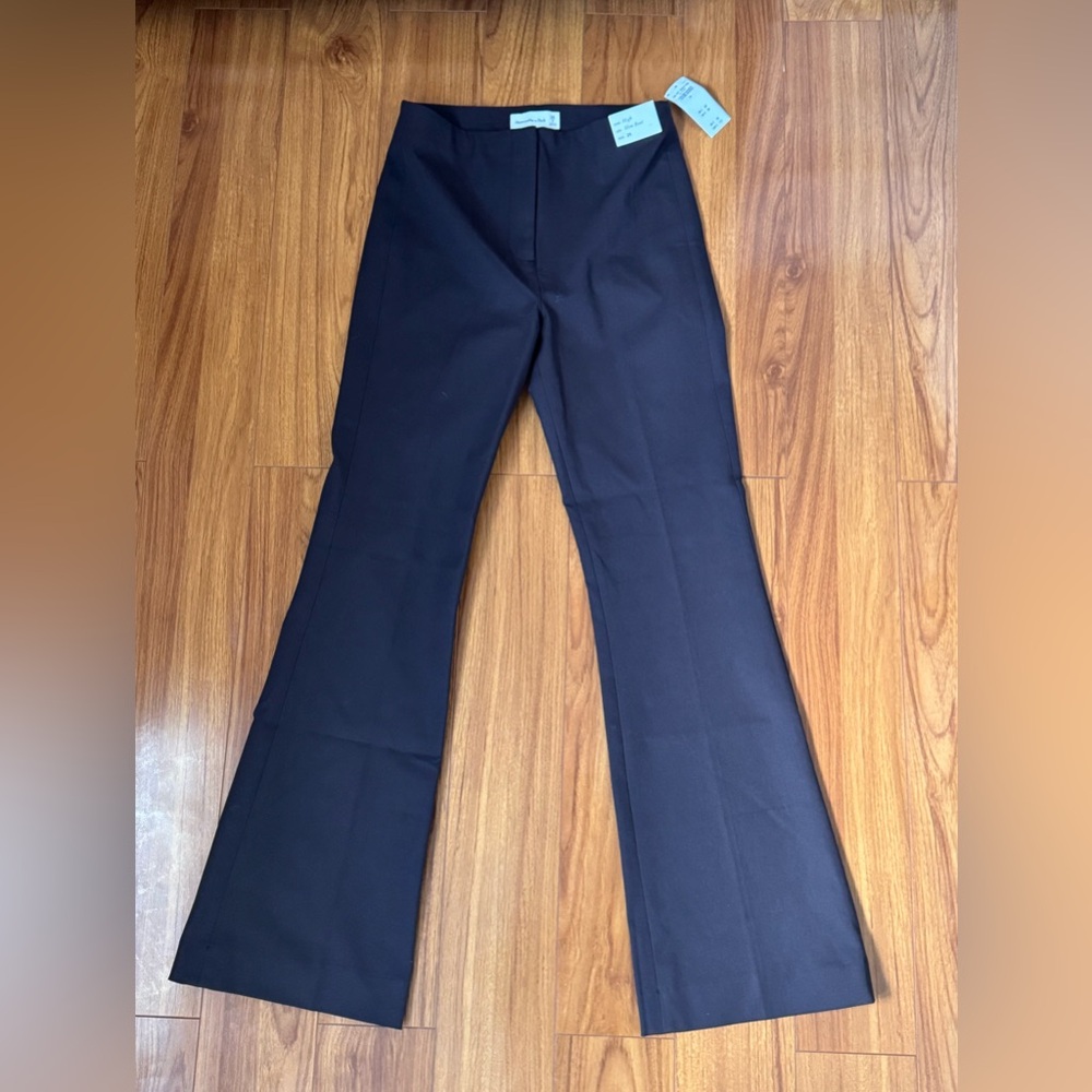 Women’s brown Abercrombie & Fitch High Rise bootcut pant size 26 regular length